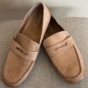 Born Driving Loafers. Size 10M.